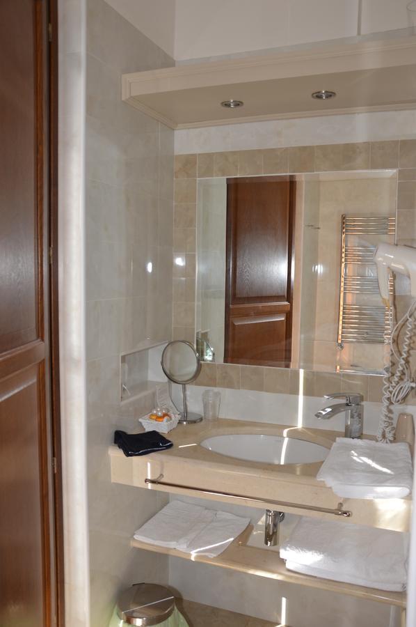 Roccamonfina Palace Hotel Екстериор снимка