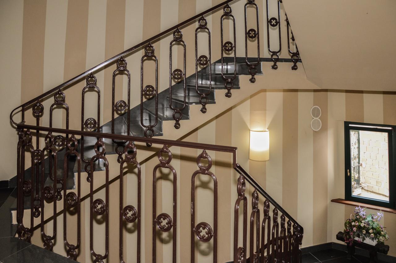 Roccamonfina Palace Hotel Екстериор снимка