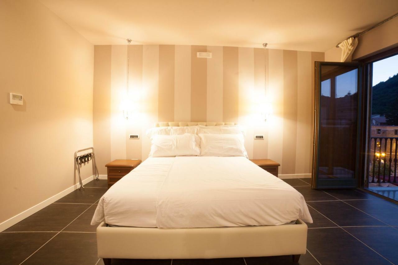 Roccamonfina Palace Hotel Екстериор снимка